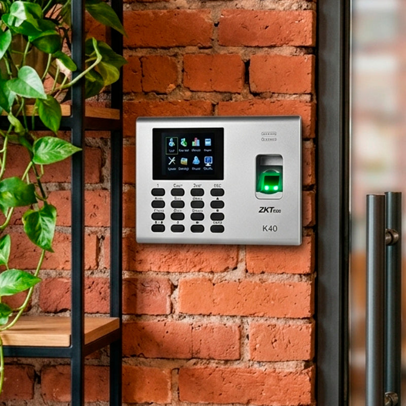 Reloj control de asistencia biométrico ZKTeco K40 con lector de huellas, pantalla a color y batería de respaldo

