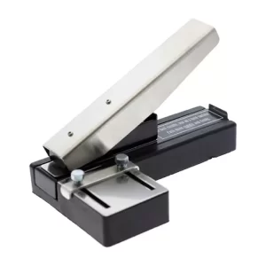 Ponchador de escritorio para tarjetas